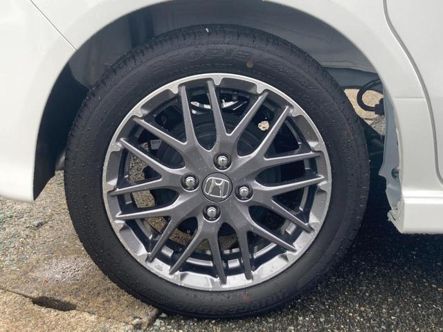 Ｎ－ＢＯＸカスタム ターボ　届出済未使用車　両側パワードア　衝突軽減ブレーキ　コーナーセンサー　ハーフレザーシート　シートヒーター　純正１５ＡＷ　クルーズコントロール　パドルシフト　電動Ｐブレーキ　ＬＥＤヘッドライト　オートハイビーム　ＭＴモード付　純正１５ＡＷ　純正フルエアロ（35枚目）