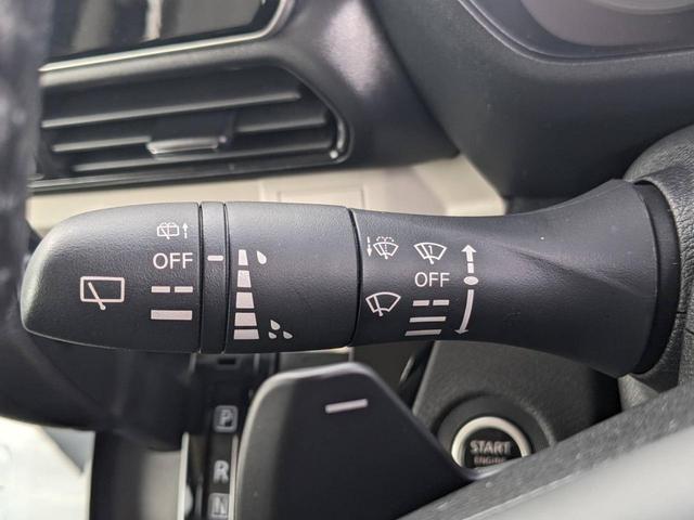 デリカミニ Ｔ　プレミアム　純正９インチディスプレイオーディオ　ターボ　両側パワードア　衝突軽減ブレーキ　Ｂｌｕｅｔｏｏｔｈ　電動Ｐブレーキ　全方位カメラ　シートヒーター　ハーフレザーシート　ＨＤＭＩ接続　パドルシフト　ＥＴＣ　純正１５ＡＷ　クルコン　ＭＴモード付（43枚目）