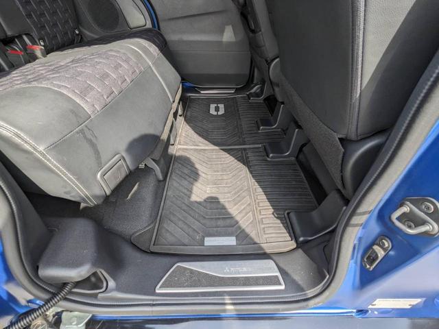 デリカミニ Ｔ　プレミアム　純正９インチディスプレイオーディオ　ターボ　両側パワードア　衝突軽減ブレーキ　Ｂｌｕｅｔｏｏｔｈ　電動Ｐブレーキ　全方位カメラ　シートヒーター　ハーフレザーシート　ＨＤＭＩ接続　パドルシフト　ＥＴＣ　純正１５ＡＷ　クルコン　ＭＴモード付（63枚目）