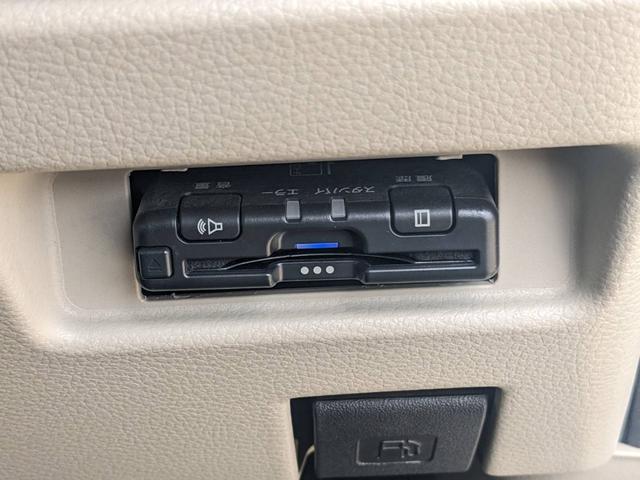 スペーシア ハイブリッドＸ　純正７インチナビ　両側パワードア　新車保証書　衝突軽減ブレーキ　全方位カメラ　Ｂｌｕｅｔｏｏｔｈ　フルセグＴＶ　シートヒーター　ＥＴＣ　コーナーセンサー　誤発進抑制装置　ＤＶＤ　オートハイビーム　レーン逸脱警報　ＨＵＤ　スマートキー　電格ミラー（6枚目）