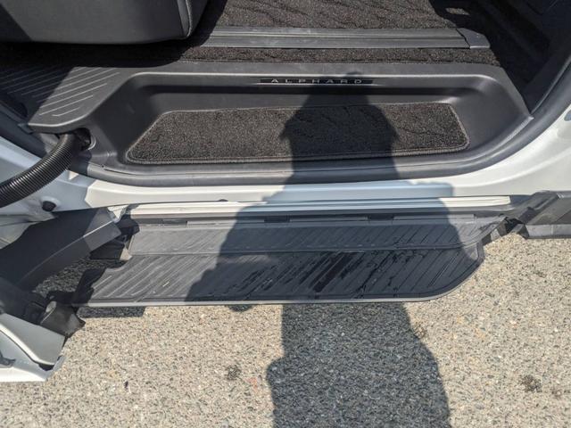 アルファード Ｚ　純正１４インチナビ　両側パワードア　衝突軽減ブレーキ　全方位カメラ　レザーシート　フルセグ　Ｂｌｕｅｔｏｏｔｈ　クルコン　２．０ＥＴＣ　ガラスルーフ　純正１８ＡＷ　シートヒーター＆クーラー　電動Ｐブレーキ　コーナーセンサー　７人乗り　ＬＥＤヘッドライト（51枚目）