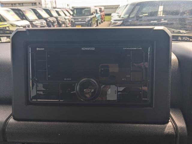 ジムニー ＸＣ　５ＭＴ　ワンオーナー　衝突軽減ブレーキ　コーナーセンサ　クルーズコントロール　シートヒーター　オートハイビーム　純正１６ＡＷ　革調シートカバー　ヘッドライトウォッシャー　ステリモ　レーン逸脱警報　スマートキー　革巻ハンドル　電格ミラー　アイドリングストップ（2枚目）