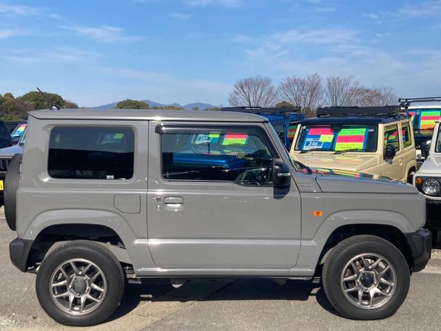 ジムニー ＸＣ　４ＷＤ　ＡＴ　純正８インチナビ　衝突軽減ブレーキ　Ｂｌｕｅｔｏｏｔｈ　フルセグＴＶ　バックカメラ　ＥＴＣ　クルーズコントロール　純正１６ＡＷ　ドラレコ　オートハイビーム　ＬＥＤヘッドライト　レーン逸脱警報　革巻ハンドル　シートヒーター　背面タイヤ（22枚目）