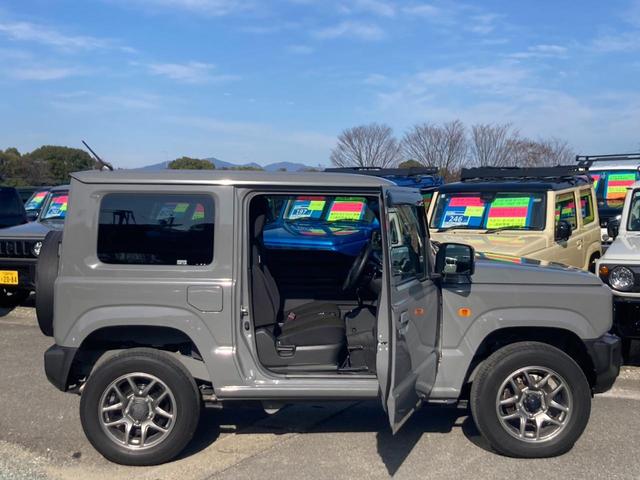 ジムニー ＸＣ　４ＷＤ　ＡＴ　純正８インチナビ　衝突軽減ブレーキ　Ｂｌｕｅｔｏｏｔｈ　フルセグＴＶ　バックカメラ　ＥＴＣ　クルーズコントロール　純正１６ＡＷ　ドラレコ　オートハイビーム　ＬＥＤヘッドライト　レーン逸脱警報　革巻ハンドル　シートヒーター　背面タイヤ（23枚目）