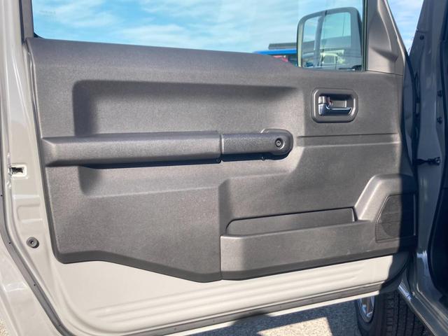 ジムニー ＸＣ　４ＷＤ　ＡＴ　純正８インチナビ　衝突軽減ブレーキ　Ｂｌｕｅｔｏｏｔｈ　フルセグＴＶ　バックカメラ　ＥＴＣ　クルーズコントロール　純正１６ＡＷ　ドラレコ　オートハイビーム　ＬＥＤヘッドライト　レーン逸脱警報　革巻ハンドル　シートヒーター　背面タイヤ（57枚目）