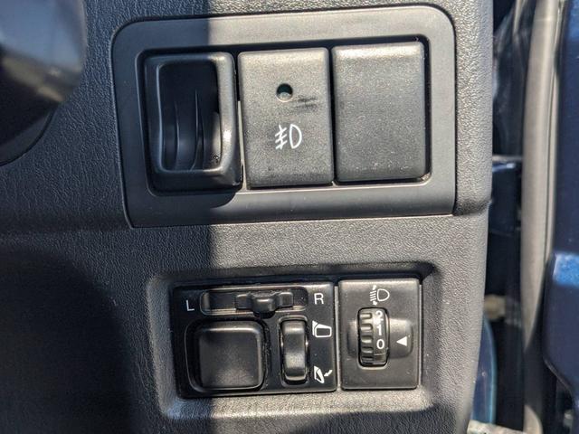 ジムニー ランドベンチャー　４ＷＤ　５ＭＴ　純正ＳＤナビ　フルセグＴＶ　ドラレコ　Ｂｌｕｅｔｏｏｔｈ　バックカメラ　ＥＴＣ　シートヒーター　ＬＥＤヘッドライト　ＬＥＤフォグ　純正１６ＡＷ　キーレス　電格ミラー　ＵＳＢ入力　ミラーヒーター　マッドガード　光軸調整ライト（5枚目）