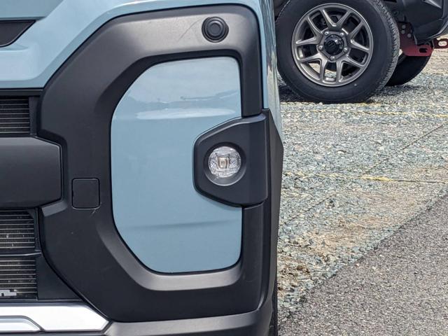 タント ファンクロス　純正９インチナビ　両側パワードア　衝突軽減装置　全方位カメラ　シートヒーター　ドラレコ　Ｂｌｕｅｔｏｏｔｈ　電動Ｐブレーキ　ＵＳＢ入力　フルセグＴＶ　コーナーセンサー　純正１５ＡＷ　レーン逸脱警報　ＬＥＤヘッドライト　オートハイビーム　ルーフレール（17枚目）