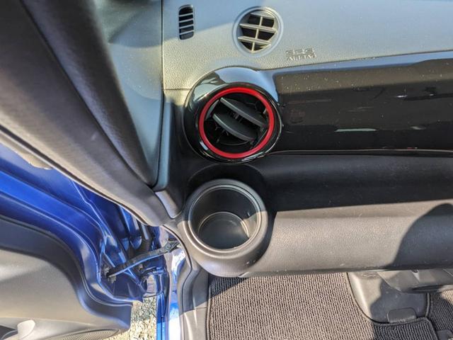 Ｎ－ＢＯＸカスタム ２トーンカラースタイル　Ｇ・Ｌパッケージ　後期　禁煙車　ワンオーナー　純正８インチナビ　両側パワードア　衝突軽減ブレーキ　フルセグＴＶ　Ｂｌｕｅｔｏｏｔｈ　ＨＤＭＩ接続　バックカメラ　レーン逸脱警報　ＨＩＤヘッドライト　純正１４ＡＷ　ＥＴＣ　ＤＶＤ　フォグ（60枚目）