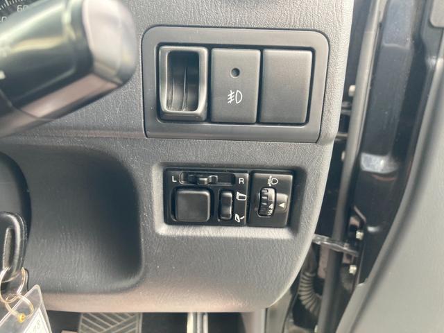 ランドベンチャー　４ＷＤ　１０型ＡＴ　社外ＳＤナビ　フルセグ　レザーシート　Ｂｌｕｅｔｏｏｔｈ　リアスポイラー　シートヒータ　ステリモ　キーレス　ＬＥＤヘッドライト　背面タイヤ　ＬＥＤフォグ　純正１６ＡＷ　革巻ハンドル（画像19）