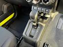 ＸＣ　４ＷＤ　ＡＴ　メモリーナビ　／届出済未使用車　衝突軽減　新車保証書　クルコン　フルセグＴＶ　レーン逸脱警報　サイドガード　ルーフキャリア　リアラダー　マッドガード　　シートヒータ　ターボ　ＬＥＤヘッドライト　フォグ　オートライト　オートハイビーム　純正ＡＷ（12枚目）