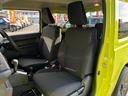 ＸＣ　４ＷＤ　ＡＴ　メモリーナビ　／届出済未使用車　衝突軽減　新車保証書　クルコン　フルセグＴＶ　レーン逸脱警報　サイドガード　ルーフキャリア　リアラダー　マッドガード　　シートヒータ　ターボ　ＬＥＤヘッドライト　フォグ　オートライト　オートハイビーム　純正ＡＷ（17枚目）