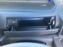 ★運転席のグローブボックスです★入庫した際に先ずはスタッフが100項目以上の入庫チェック厳しい規定をクリアーした車両のみを展示しております ★プロの国家2級整備士にお任せ下さい
