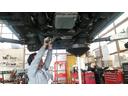 ＬＸ５７０　モデリスタ　マクレビ　リアエンター　茶革シート　サンルーフ　純正ＯＰ２１アルミ　エアサス　純正ナビ　Ｂｌｕｅｔｏｏｔｈ　クールＢＯＸ　全方位カメラ　２．０ＥＴＣ　フルセグＴＶ　クルコン　パワーシート　衝突軽減ブレーキ　ステアリングヒーター（17枚目）
