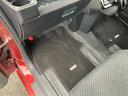 フロアマットです！任意保険、クレジット、ＪＡＦなど車のことなら当店にお任せ下さい！！維持費が安くて好評の軽自動車。一昔前の軽自動車と比べると良く出来てますよ。
