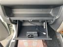 ★助手席のグローブボックスです★車検証ケースや、日頃使う小物類の収納に便利ですね！。入庫した際に先ずはスタッフが１００項目以上の入庫チェック厳しい規定をクリアーした車両のみを展示しております　★