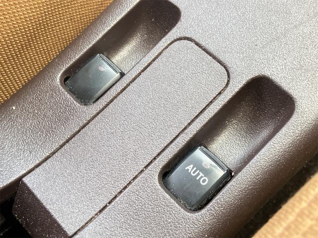 コペン セロ　ＥＴＣ　ナビ　ＴＶ　ＬＥＤヘッドランプ　スマートキー　アイドリングストップ　シートヒーター　ＣＶＴ　盗難防止システム　ＡＢＳ　ＥＳＣ　ＣＤ　ＤＶＤ再生　ＵＳＢ　Ｂｌｕｅｔｏｏｔｈ　アルミホイール（29枚目）