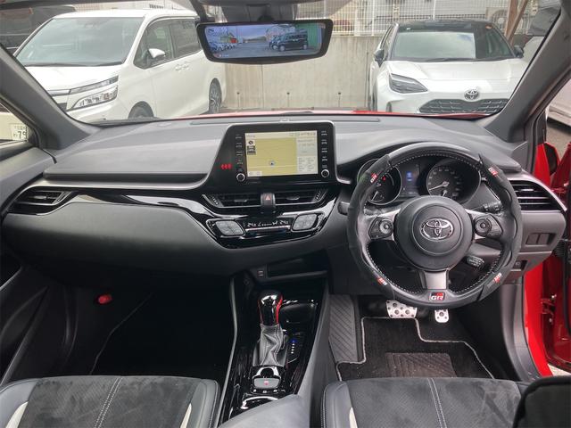 C-HR S GRスポーツ ドライブレコーダー ETC 全周囲カメラ オートクルーズコントロール 衝突被害軽減システム ナビ TV オートマチックハイビーム オートライト LEDヘッドランプ アルミホイール スマートキー(2枚目)