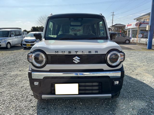 ハスラー タフワイルド　届出済未使用車　メーカー純正９型ナビ　全方位モニター　スズキコネクト　フルセグＴＶ　スマホ連携　衝突被害軽減装置　クルコン　ＬＥＤヘッドライト　ＬＥＤフォグ　本革ハンドル　シートヒーター　ルーフレール（3枚目）