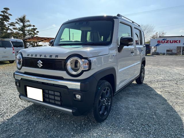 ハスラー タフワイルド　届出済未使用車　メーカー純正９型ナビ　全方位モニター　スズキコネクト　フルセグＴＶ　スマホ連携　衝突被害軽減装置　クルコン　ＬＥＤヘッドライト　ＬＥＤフォグ　本革ハンドル　シートヒーター　ルーフレール（4枚目）