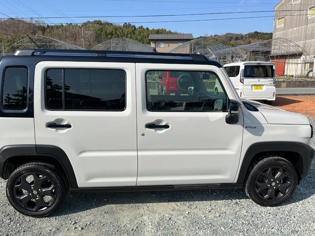 ハスラー タフワイルド　届出済未使用車　メーカー純正９型ナビ　全方位モニター　スズキコネクト　フルセグＴＶ　スマホ連携　衝突被害軽減装置　クルコン　ＬＥＤヘッドライト　ＬＥＤフォグ　本革ハンドル　シートヒーター　ルーフレール（9枚目）