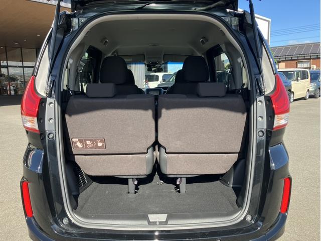 フリードハイブリッド ハイブリッド・Ｇホンダセンシング　純正ナビ＆Ｂｌｕｅｔｏｏｔｈ＆Ｂカメラ＆ＥＴＣ＆前後ドラレコ　軽減ブレーキ　キーフリーシステム　サイドカーテンエアバック　ＥＣＯＮ　後カメラ　Ａクルーズ　ＬＥＤヘッドランプ　横滑防止　ドライブレコーダ（14枚目）