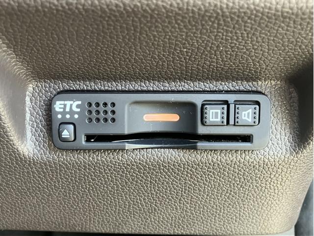 フリードハイブリッド ハイブリッド・Ｇホンダセンシング　純正ナビ＆Ｂｌｕｅｔｏｏｔｈ＆Ｂカメラ＆ＥＴＣ＆前後ドラレコ　軽減ブレーキ　キーフリーシステム　サイドカーテンエアバック　ＥＣＯＮ　後カメラ　Ａクルーズ　ＬＥＤヘッドランプ　横滑防止　ドライブレコーダ（25枚目）