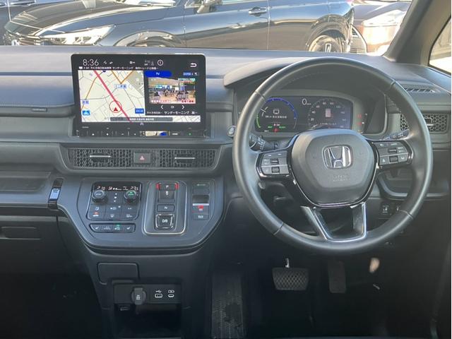 ステップワゴン ｅ：ＨＥＶスパーダ　純正１１．４インチナビ＆フリップダウンモニターフルセグＴＶ＆ＤＶＤ再生＆Ｂｌｕｅｔｏｏｔｈ＆全方位カメラ＆前後ドラレコ＆ＥＴＣ　マルチカメラ　デュアルエアコン　フルオートエアコン　ＥＳＣ　シートヒータ（9枚目）