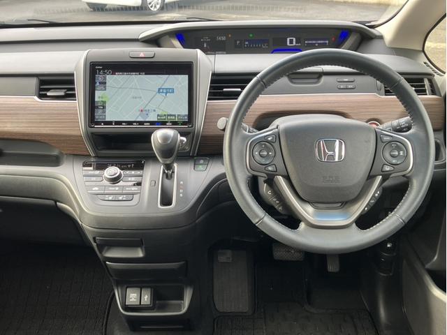 フリード クロスター レンタUP&VXM247VFNiナビ&純正フロントドライブレコーダー&Bluetooth対応&両側パワースライドドア&シートヒーター USB バックカメラ LEDヘッドライト 両側電動ドア VSA(9枚目)