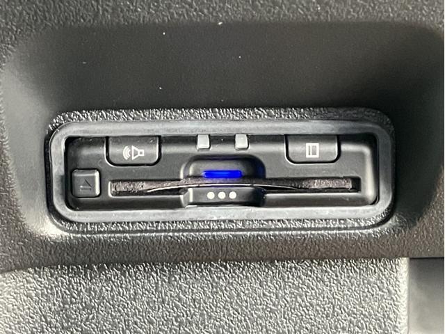 Ｎ－ＢＯＸカスタム ベースグレード　レンタ―ＵＰ＆ＬＸＵ２４２ＮＢｉナビ＆純正Ｆドラレコ＆アラウンドビューモニター＆衝突被害軽減ブレーキ＆Ｂｌｕｅｔｏｏｔｈ対応＆ミュージックサーバー　Ｗ電動ドア　ＵＳＢ接続　ＣＭＢＳ　Ｄレコ　スマートキ（28枚目）