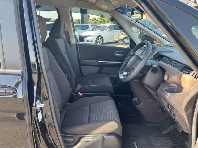 フリード Ｇ・ホンダセンシング　純正ナビ＆フルセグＴＶ＆ＤＶＤ＆Ｂｌｕｅｔｏｏｔｈ＆ドラレコ前後＆Ｂカメラ＆ＥＴＣ　Ｆセグ　追突被害軽減ブレーキ　ｉストップ　Ｗエアバッグ　パワーウィンドウ　アクティブクルーズコントロール　スマートキ（10枚目）