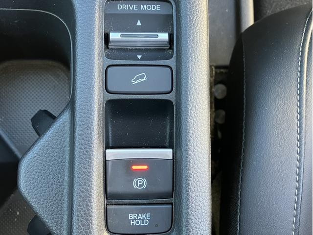 ヴェゼル ｅ：ＨＥＶＺ　ＶＸＵ２２５ＶＺｉナビ＆純正前後ドレレコ＆ブラインドスポットモニター＆Ｂｌｕｅｔｏｏｔｈ対応＆ミュージックサーバー＆シートヒーター＆ＥＴＣ２．０　衝突回避支援ブレーキ機能　１オナ　スマキ　Ｄレコ（24枚目）