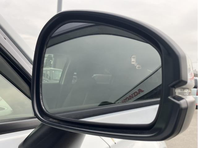 ヴェゼル ｅ：ＨＥＶＺ　当社元デモカー＆コネクトナビ＆純正フロントドラレコ＆アラウンドビューモニター＆ブラインドスポットモニター＆Ｂｌｕｅｔｏｏｔｈ対応＆ＥＴＣ２．０　衝突回避支援ブレーキ機能　パノラミックビューモニター（31枚目）