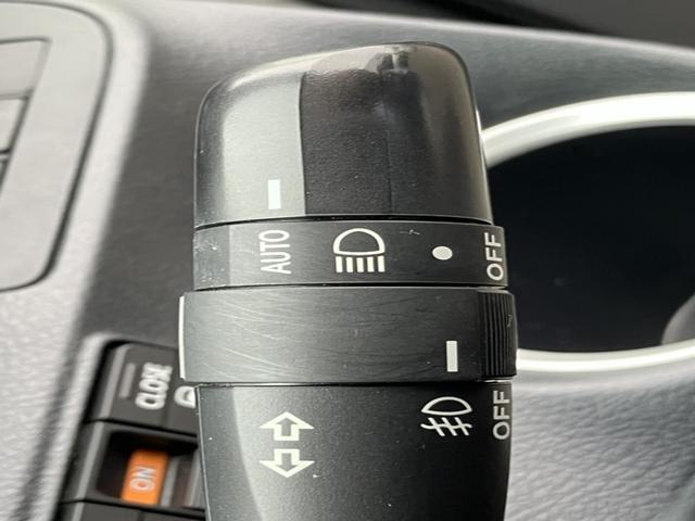 シエンタ ハイブリッドＧクエロ　社外ナビ＆バックカメラ＆クルーズコントロール＆衝突被害軽減ブレーキ＆Ｂｌｕｅｔｏｏｔｈ対応＆両側ＰＷスライドドア＆ＥＴＣ　地デジＴＶ　盗難防止　横滑り防止　ＬＥＤライト　クルコン　スマートキー　ＤＶＤ（23枚目）