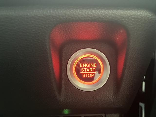 ご納車前に点検整備いたします。ホンダ正規ディーラーとして細かいメンテナンスケアを行ってます！どうぞ安心してお任せ下さい！