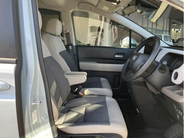 フリード ｅ：ＨＥＶエアーＥＸ　純正コネクトナビ（ＬＸＭ－２４７ＶＦＬｉ）＆フルセグＴＶ＆バックモニター＆純正ドラレコ（３カメラ）＆ＥＴＣ＆純正ＡＷ＆ＬＥＤヘッドライト＆シートヒーター（前席）　衝突軽減システム　横滑り防止装置（10枚目）