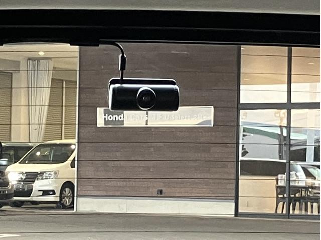 フリードハイブリッド ハイブリッド・G 純正ナビ&フルセグTV&DVD再生&Bluetooth&リヤ席モニター&Bカメラ&前後ドラレコ&ETC 両電動ドア サイドエアバック クルコン スマキー パワーステアリング LEDライト ETC付(17枚目)