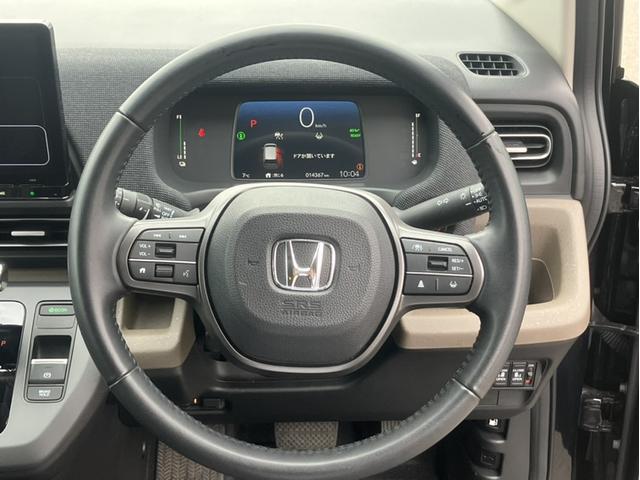 �X�C�b�`����ň�葬�x�ɑ��s�𐧌�B�����A�����̏��Ȃ��������H�Ȃǂł̉^�]�������K�ɂ���N���[�Y�R���g���[���𑕔��B