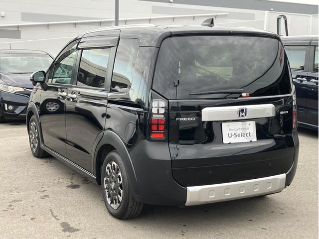 フリード ｅ：ＨＥＶクロスター　当社元デモカー＆ＬＸＭ２４７ＶＦＬｉナビ＆バックカメラ＆純正前後３カメラドライブレコーダー＆Ｂｌｕｅｔｏｏｔｈ対応＆ミュージックサーバー＆ＥＴＣ２．０　ＥＴＣ装備　Ｓヒーター　衝突軽減ブレーキシステム（8枚目）