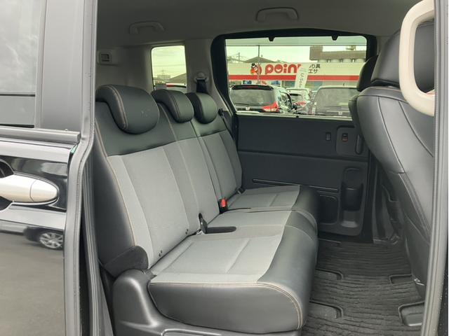 フリード ｅ：ＨＥＶクロスター　当社元デモカー＆ＬＸＭ２４７ＶＦＬｉナビ＆バックカメラ＆純正前後３カメラドライブレコーダー＆Ｂｌｕｅｔｏｏｔｈ対応＆ミュージックサーバー＆ＥＴＣ２．０　ＥＴＣ装備　Ｓヒーター　衝突軽減ブレーキシステム（12枚目）