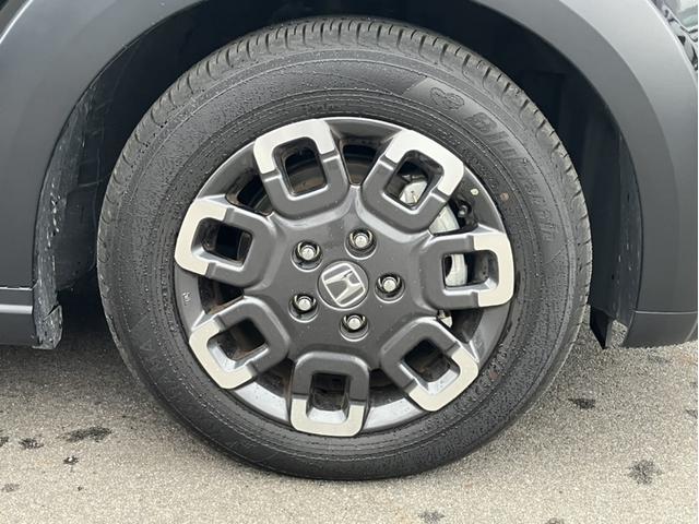 フリード ｅ：ＨＥＶクロスター　当社元デモカー＆ＬＸＭ２４７ＶＦＬｉナビ＆バックカメラ＆純正前後３カメラドライブレコーダー＆Ｂｌｕｅｔｏｏｔｈ対応＆ミュージックサーバー＆ＥＴＣ２．０　ＥＴＣ装備　Ｓヒーター　衝突軽減ブレーキシステム（26枚目）