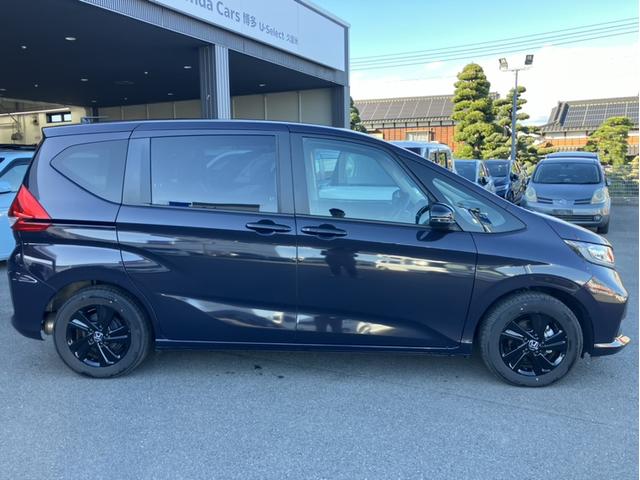 フリード Ｇブラックスタイル　純正ナビ＆フルセグＴＶ＆ＤＶＤ再生＆Ｂｌｕｅｔｏｏｔｈ＆前ドラレコ＆Ｂカメラ＆ＥＴＣ　両電動スライドドア　バックモニター　ドラレコ付き　フルセグテレビ　ＬＥＤヘッドライト　ＤＶＤ再生可能　スマートキー（4枚目）