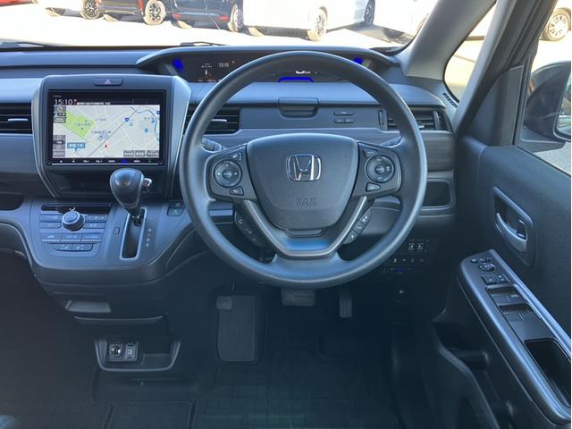 フリード Ｇブラックスタイル　純正ナビ＆フルセグＴＶ＆ＤＶＤ再生＆Ｂｌｕｅｔｏｏｔｈ＆前ドラレコ＆Ｂカメラ＆ＥＴＣ　両電動スライドドア　バックモニター　ドラレコ付き　フルセグテレビ　ＬＥＤヘッドライト　ＤＶＤ再生可能　スマートキー（9枚目）