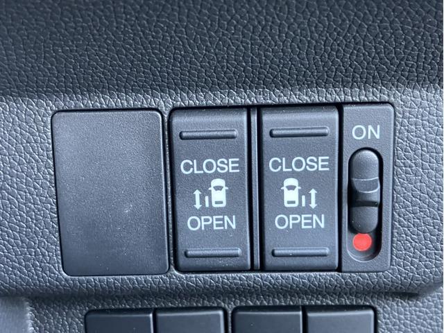 フリード Ｇブラックスタイル　純正ナビ＆フルセグＴＶ＆ＤＶＤ再生＆Ｂｌｕｅｔｏｏｔｈ＆前ドラレコ＆Ｂカメラ＆ＥＴＣ　両電動スライドドア　バックモニター　ドラレコ付き　フルセグテレビ　ＬＥＤヘッドライト　ＤＶＤ再生可能　スマートキー（13枚目）