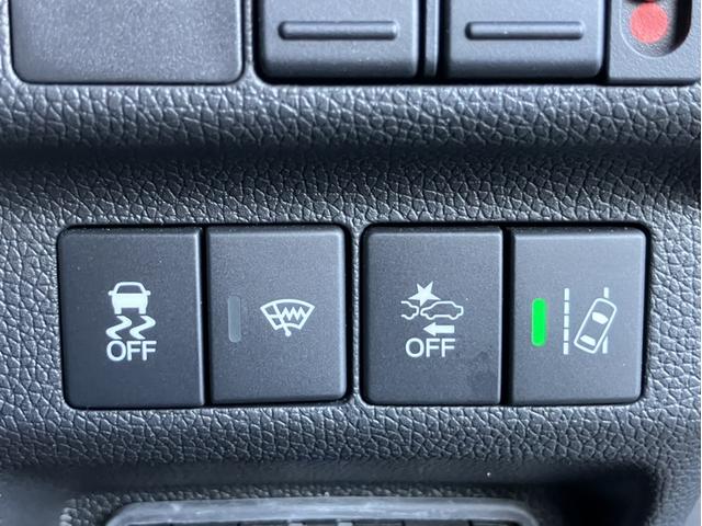 フリード Ｇブラックスタイル　純正ナビ＆フルセグＴＶ＆ＤＶＤ再生＆Ｂｌｕｅｔｏｏｔｈ＆前ドラレコ＆Ｂカメラ＆ＥＴＣ　両電動スライドドア　バックモニター　ドラレコ付き　フルセグテレビ　ＬＥＤヘッドライト　ＤＶＤ再生可能　スマートキー（15枚目）