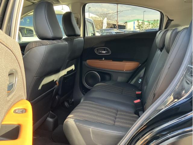 ヴェゼル ハイブリッドＺ　ＶＸＭ１７４ＶＦＸＩナビ＆フルセグ＆ＤＶＤ再生＆Ｂｌｕｅｔｏｏｔｈ＆バックモニター＆ＥＴＣ　Ｒカメ　スマキー　ＬＥＤランプ　ＥＴＣ付　ＵＳＢ　シ－トヒ－タ－　サイドカーテンエアバック　ＶＳＡ　キーフリ（13枚目）