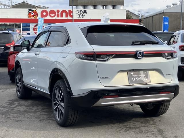 ヴェゼル ｅ：ＨＥＶＺ　コネクトナビ＆フルセグ＆Ａｐｐｌｃａｒｐｌａｙ＆ドラレコ前後＆シートヒーター　衝突回避支援ブレーキ機能　スマキ　Ｐトランク　フルオートエアコン　Ｄレコ　エアバッグ　両席エアバック　Ｒカメ　ＬＥＤランプ（8枚目）