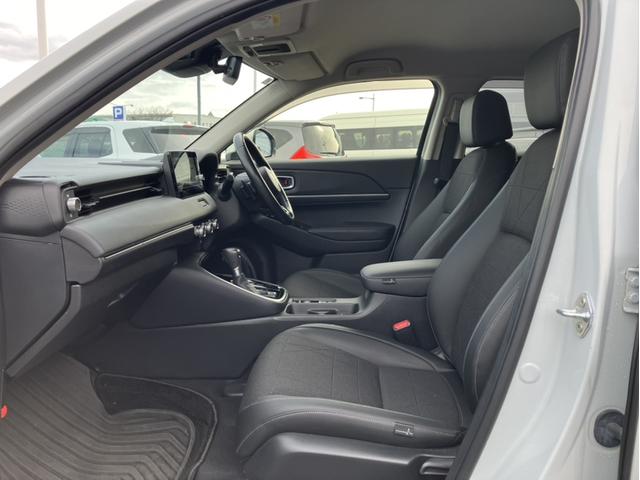 ヴェゼル ｅ：ＨＥＶＺ　コネクトナビ＆フルセグ＆Ａｐｐｌｃａｒｐｌａｙ＆ドラレコ前後＆シートヒーター　衝突回避支援ブレーキ機能　スマキ　Ｐトランク　フルオートエアコン　Ｄレコ　エアバッグ　両席エアバック　Ｒカメ　ＬＥＤランプ（11枚目）