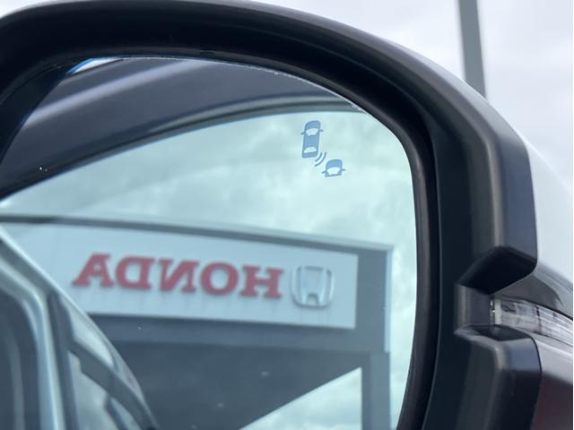 ヴェゼル ｅ：ＨＥＶＺ　コネクトナビ＆フルセグ＆Ａｐｐｌｃａｒｐｌａｙ＆ドラレコ前後＆シートヒーター　衝突回避支援ブレーキ機能　スマキ　Ｐトランク　フルオートエアコン　Ｄレコ　エアバッグ　両席エアバック　Ｒカメ　ＬＥＤランプ（30枚目）