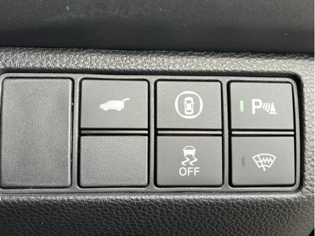 ヴェゼル ｅ：ＨＥＶＺ　コネクトナビ＆バックカメラ＆純正前後ドライブレコーダー＆障害物センサー＆ブラインドスポットモニター＆Ｂｌｕｅｔｏｏｔｈ対応＆シートヒーター＆ＥＴＣ２．０　衝突回避支援ブレーキ機能　１オナ　スマキ（26枚目）