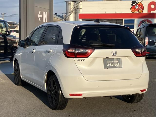 フィット ホーム２０周年特別仕様車メゾン　コネクトナビ＆純正前後ドライブレコーダー＆サイドカーテンエアバック＆障害物センサー＆Ｂｌｕｅｔｏｏｔｈ対応＆シートヒーター＆ＥＴＣ２．０＆ワンオーナー　Ｒカメ　セキュリティーアラーム　ドラレコ（8枚目）